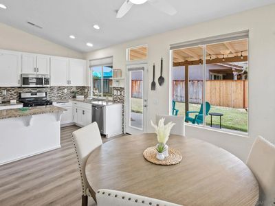3373 Avocado Vista Ln