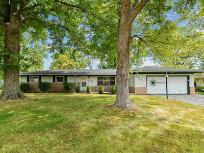 5001 Ione Dr