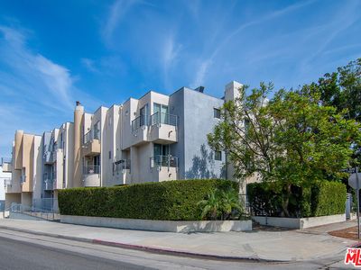 5601 W Olympic Blvd Unit 301