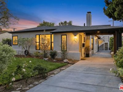 2621 Veteran Ave