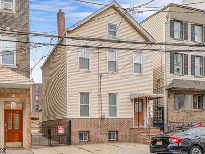 57 Madison St