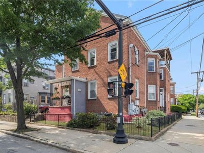 64 Pitman St