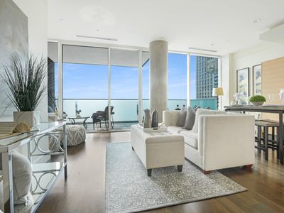 2408 Victory Park Ln APT 732