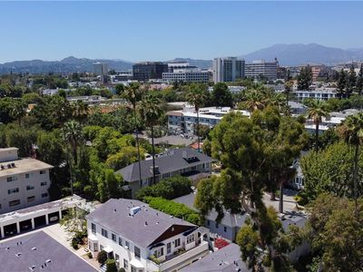 415 S El Molino Ave