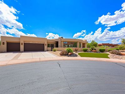 616 E Flint Rock Cir