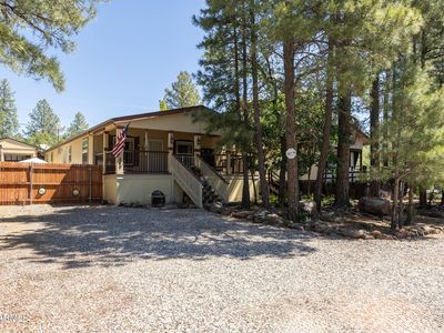 260 E OAK Drive