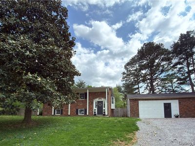 4823 Salem Noble Road