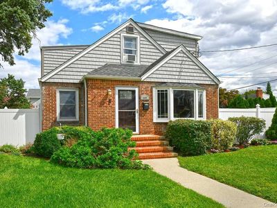 102 Roxbury Road