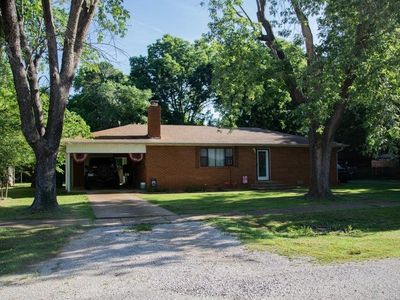 313 Beatrice St