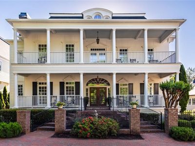 8108 Lawnview
