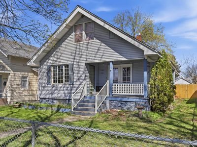 2216 W Dean Ave