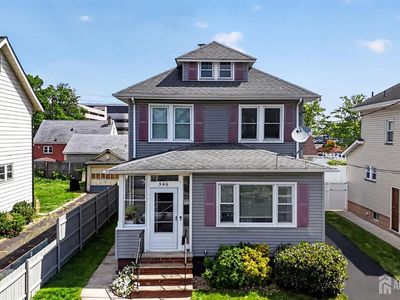 546 Teneyke Pl