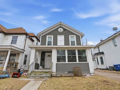 Property at 327 E 11th St, Davenport, IA