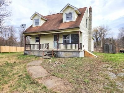 Property at 104 Lafayette Ave, Canastota, NY