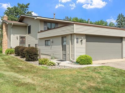 903 Shirlee Ln