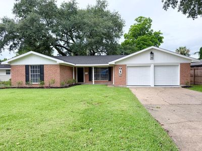 915 Circle Dr