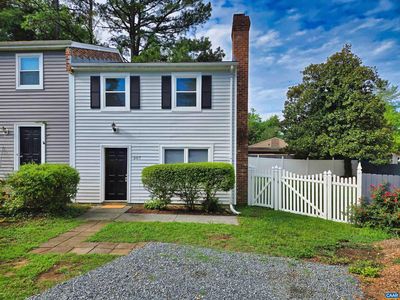 207 Greentree Park