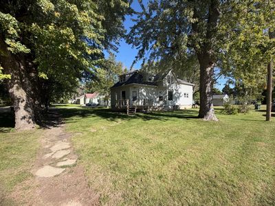 210 2nd St