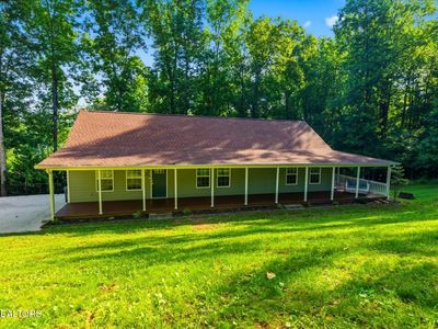 240 Scenic Dr