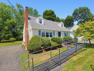 11 Bright St