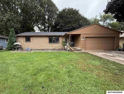 1039 Park Ln