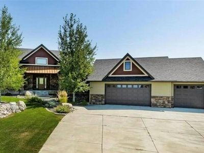 2615 Castle Pines Cir S