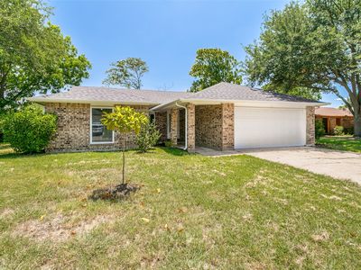 421 Goldfinch Dr
