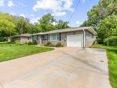 310 N Sierra Dr