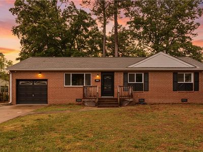 Property at 129 Saint Stephens Dr, Newport News, VA