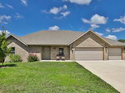 1929 N Brookhollow Drive