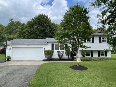 Property at 108 Lakeland Dr, Edinboro, PA