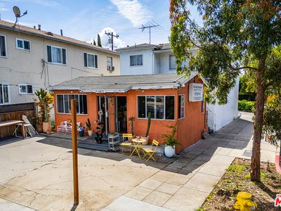 10872 Venice Blvd
