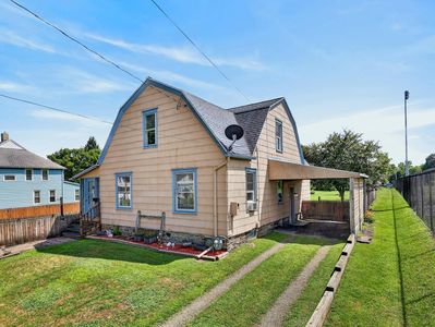 46 Barker Pl
