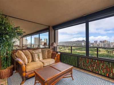 583 Kamoku St #DH2303