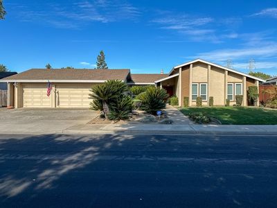 3925 Crocus Dr