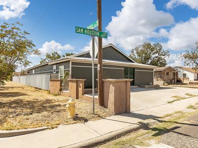 1452 S Sam Houston Ave