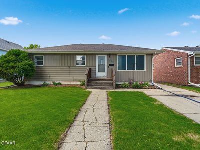1704 10th Ave N