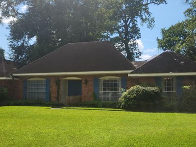 402 Robinhood Cir