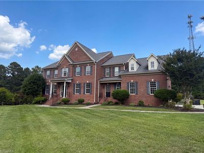 7791 Newhaven Dr