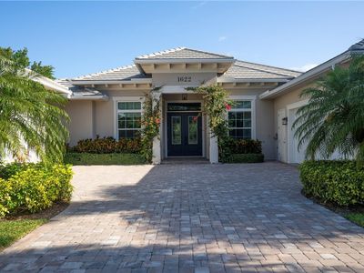 1622 W Sandpointe Ln