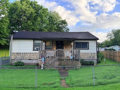 166 Warden St