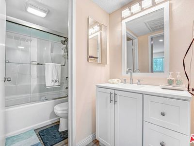 21333 Lassen St Unit 8B