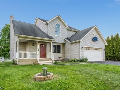 40 Thatcher Avenue