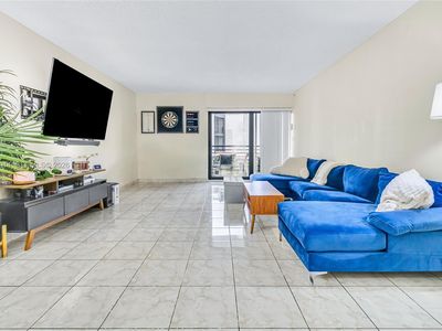 4040 N Hills Dr APT 20