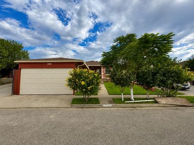 2305 Maida Ln