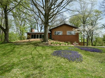 2930 Valley Ln