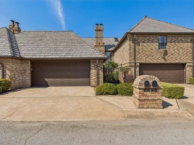 4 Windbrook Sq