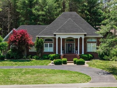 11 Whispering Pine Ln