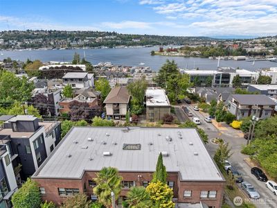 2634 Franklin Avenue E #202