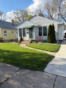 1019 Evelyn St NE